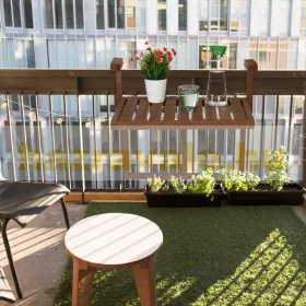   Korlátra szerelhető kávézó asztal fa összecsukható balkon asztal barna 55x70x65 cm