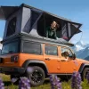 Autós tetőtéri sátor 2-3 fő részére alumínium kemping sátor háromszínű LED világítással, 2 ablakkal Jeep SUV pickuphoz