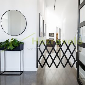   Biztonsági rács kihúzható bambusz panel 87-97 cm magas fekete védőkerítés kutyák védelmére lépcsővédő