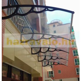   A szokásosnál nagyobb mélységű előtető 400x150 cm fekete keret színtelen üregkamrás polikarbonát tetőlap H típusú kar