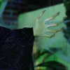 Animált boszorkány halloween dekoráció 183 cm magas forgó testtel, világítással és hanghatással