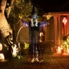 Függő animált boszorkány halloween dekoráció 183 cm magas mozgó szájjal, világító szemekkel és hanghatással
