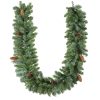 Karácsonyi műfenyő girland 180 cm hosszú, 162 ágas, 8 tobozzal díszített, zöld színű, hajlítható vázas dekoráció