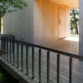   Korlátoszlop 91,44x5,08x5,08 cm lyukak nélküli fekete acél lépcsőkorlát 1 db