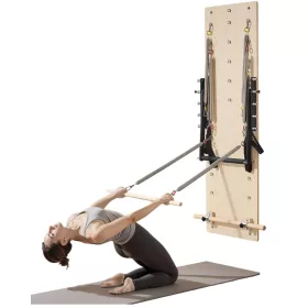   Reformer Pilates gép falra szerelhető 1830x560x(800)x620 mm juharfa ugródeszkával, helytakarékos edzőeszköz