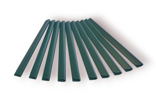 For green PVC plastic tape that can be attached to a fence, 10 spare fixing clips for a 19cm high privacy wind deflector