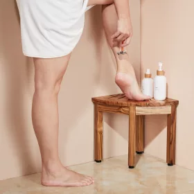   Sarok zuhanyülőke tömör teakfából 31,6 cm zuhanyszék penészálló 136 kg teherbírás