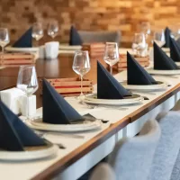 Iroda - Vendéglátás - Oktatás