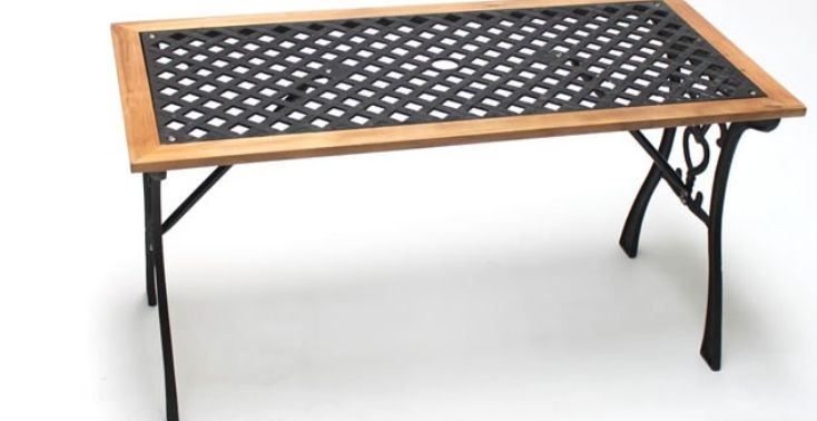 Kerti padhoz rácsos asztal öntöttvas kerettel 115 x 55 cm